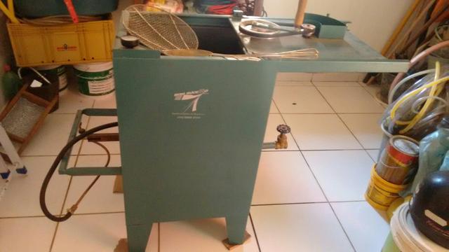 Vendo essa máquina de frita batatas nunca foi usada