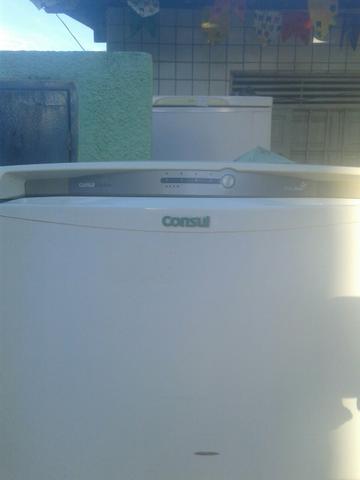 Vendo uma geladeira cônsul FROSFRE