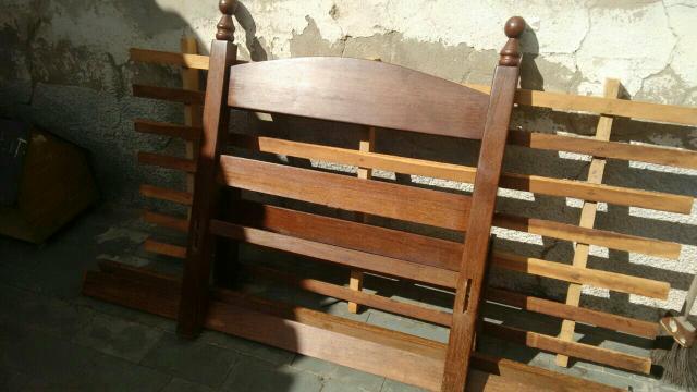 Cama de sucupira maciça mais colchao ortopedico