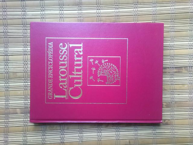 Enciclopédia larousse cultural completa bom estado