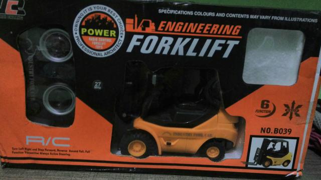 Miniatura empilhadeira