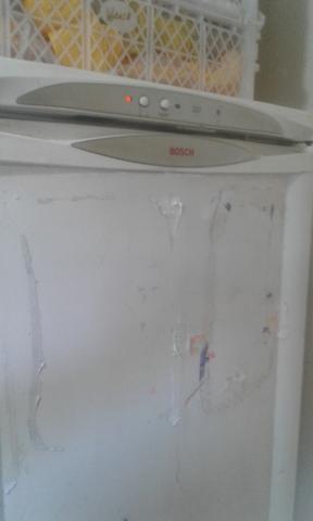 Refrigerador vertical Bosch semi novo