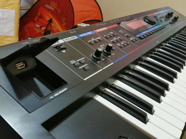 Teclado roland juno di