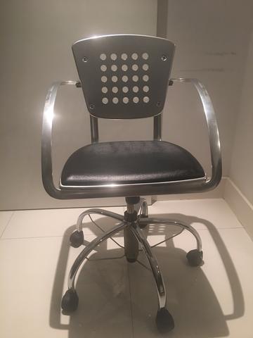 Cadeira em Aço Inox, design moderno