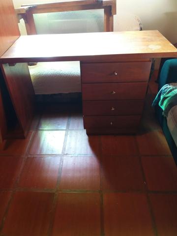 Escrivaninha + estante