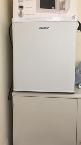 Frigobar Semi novo