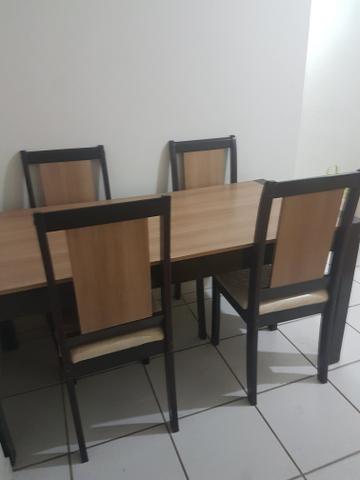 Mesa de jantar 4 lugares