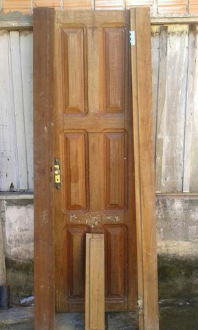 Porta de madeira conpleta