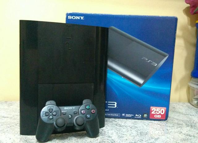 Ps3 super slim semi novo com garantia!!!