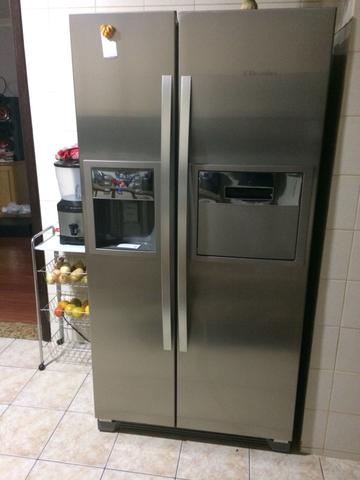 Refrigerador Electrolux Side By Side SH70X Inox