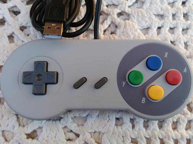 Vendo controle novo de Super Nintendo SNES USB para jogar em