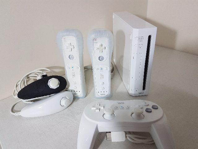 Nintendo WII Completo com jogos