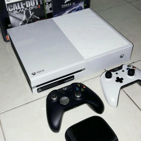 Xbox One + 30 Jogos por PS4