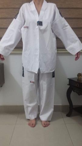 Dobok TaeKwonDo feminino usado apenas uma vez