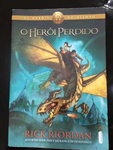 Livro da série Percy Jackson e os Olimpianos a maldição