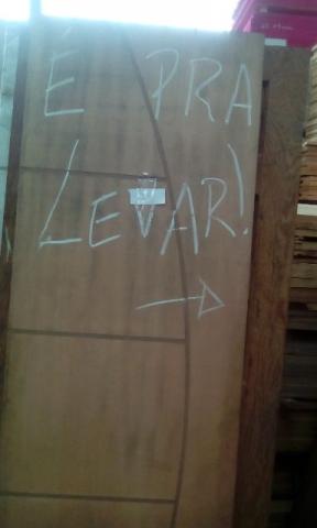 Portas usadas para banheiro,quarto e sala