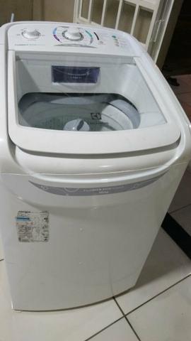 Vendo essa máquina de lavar muito boa sime nova