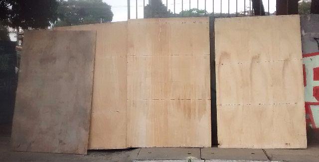 6 placas madeira compensado 2,50x1,60m cada