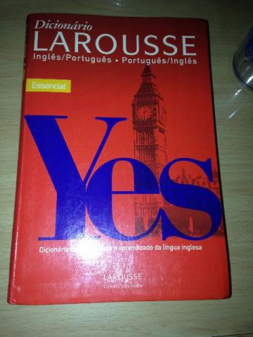 Dicionário de Inglês/Português Larousse bem conservado