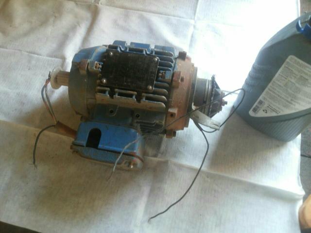Motor trifasico