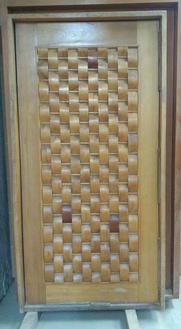 Porta Couro Pivotante 2,10 x 1,10