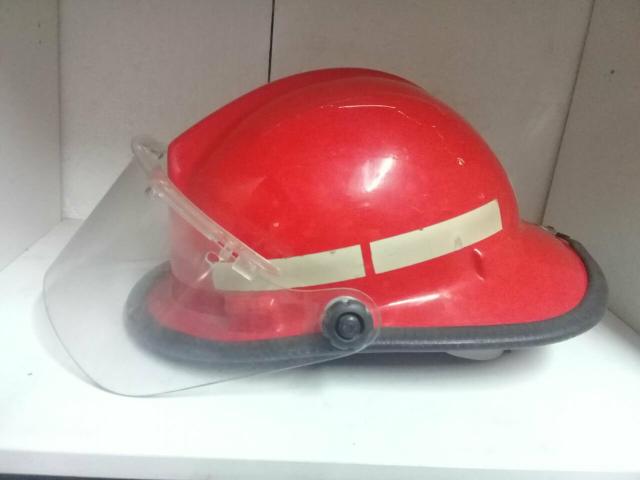 Capacete de bombeiro