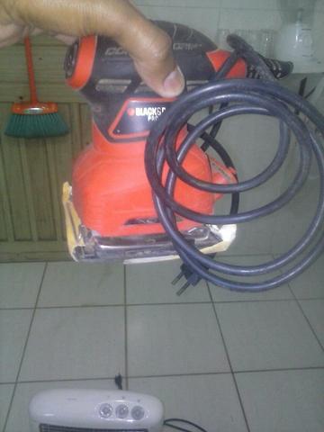 Lixadeira treme treme