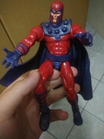 Magneto e Sentinela - Action Figure Marvel
