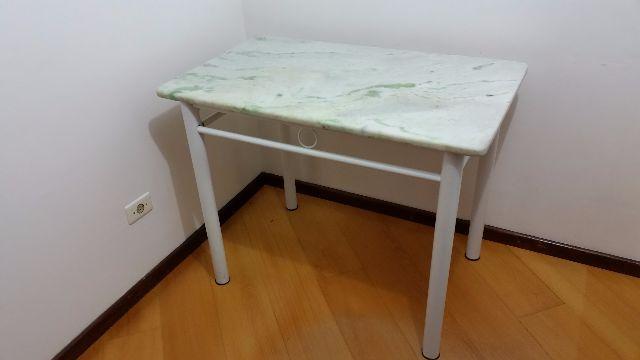 Mesa de Granito pequena