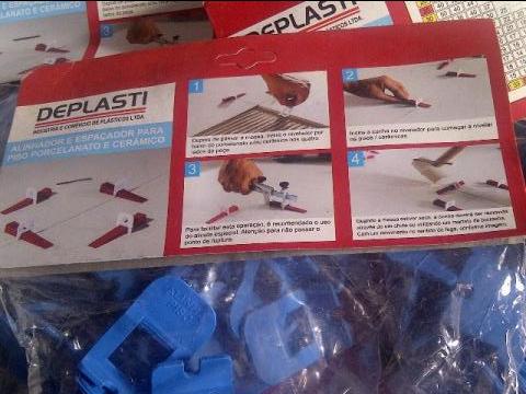Niveladore De Piso/ Cunhas e Clips da marca Deplast/ Clips