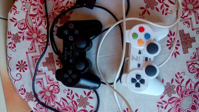 Controles ps2, sem uso