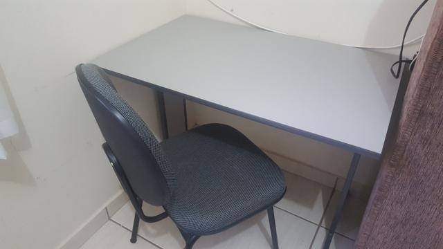 Mesa e cadeira escritorio