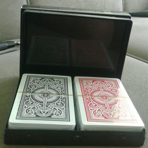 Novo na caixa baralho