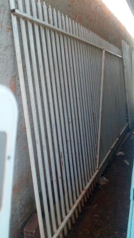 Vendo gradil de ferro