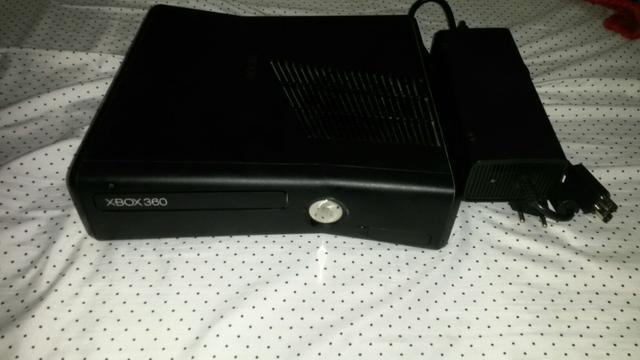 Xbox 360 + fonte bivolt nova