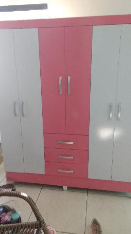 Guarda roupa 6 portas cor de rosa