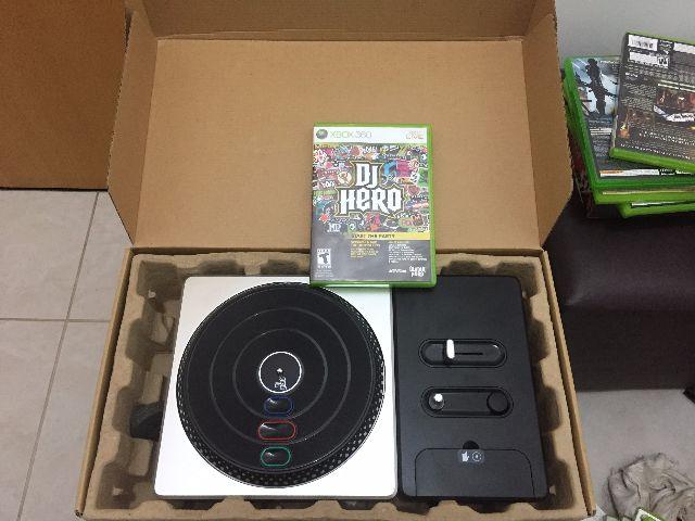 Jogo DJ Hero COM controle (Xbox 360)