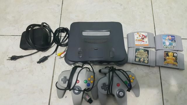Nintendo 64 com 2 controles e 4 jogos originais