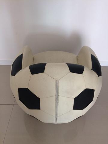 Poltrona formato bola de futebol