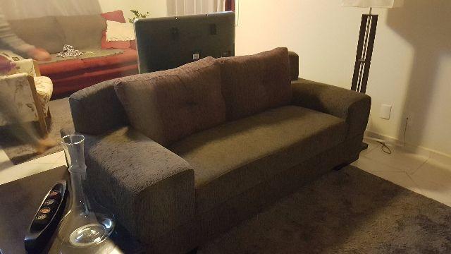 Sofá verde musgo Chenille - Excelente - Praticamente Novo