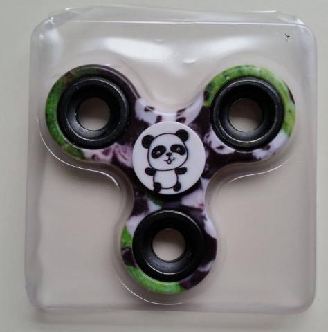 Spinner de panda com detalhes branco, verde e preto, de 3