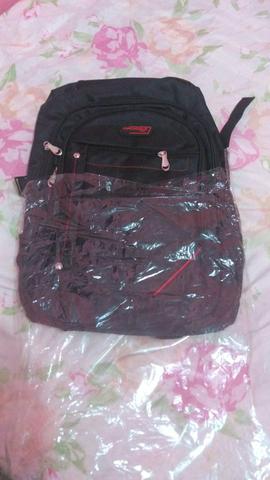 Vendo essa mochila novinha no plástico ainda