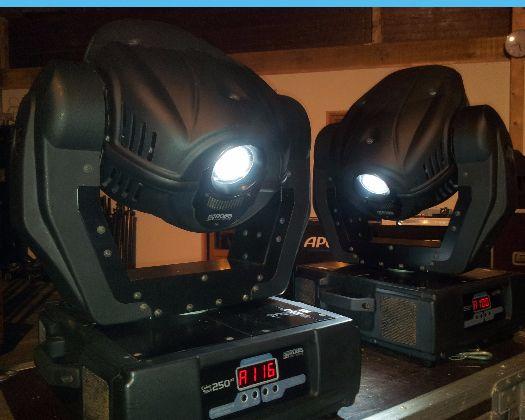 2 Moving Head Robe ColorSpot 250 AT
