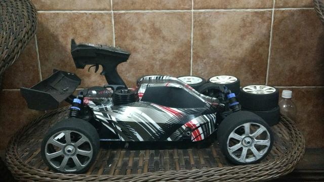 Automodelo Kyosho DBX 2.0