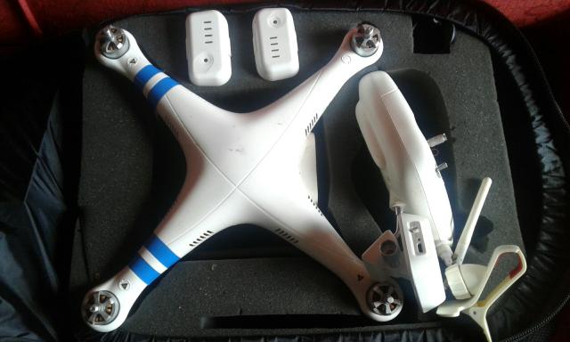 Vendo este dronhe barato facilito a entrega aceito proposta