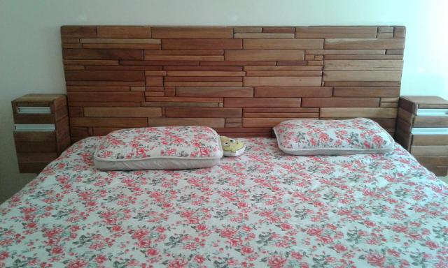 Camas em madeira maciça