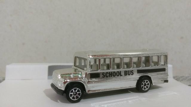 Coleção de ônibus em miniaturas
