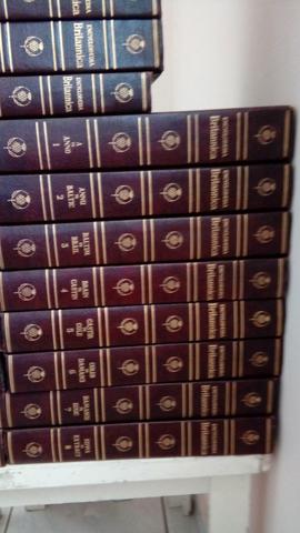 Enciclopédia britânica de  completa com os 23 volumes