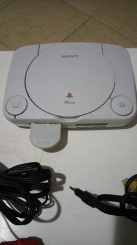 PlayStation 1 semi novo