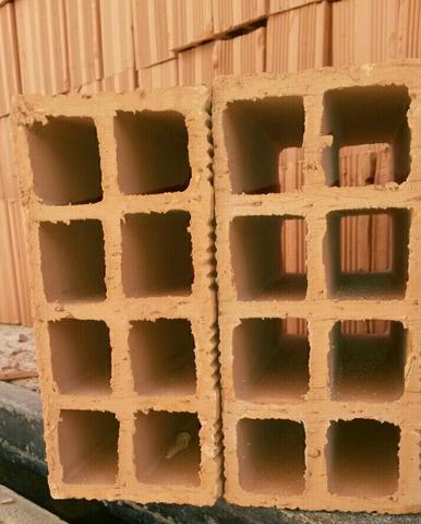 Tijolos de oito furos direto da fábrica